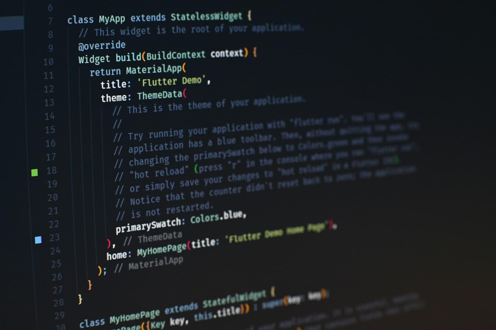 Code source coloré sur un éditeur en thème sombre.